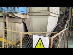 Alimentatore di scatole con nastro trasportatore