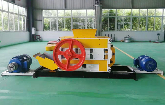 Macchina economizzatrice d'energia del frantoio del rotolo di velocità di Clay Brick Production Line High