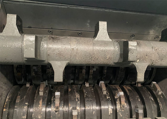 Frantoio dentato del rotolo del motore a corrente alternata doppio per l'elaborazione delle materie prime