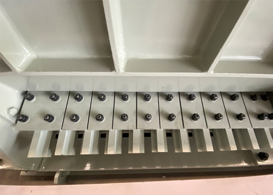 Frantoio dentato del rotolo del motore a corrente alternata doppio per l'elaborazione delle materie prime