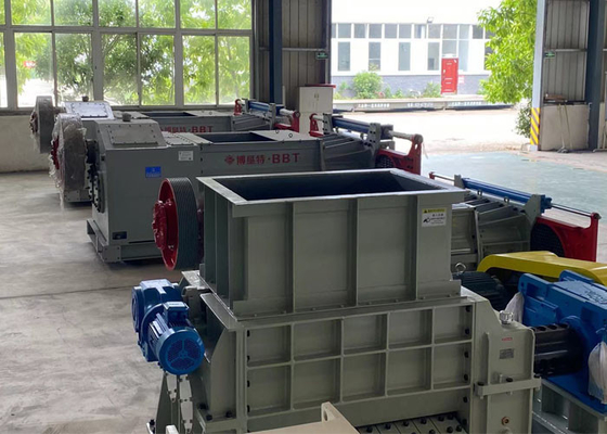 Doppia macchina del frantoio a cilindro del dente in pieno automatica per la pianta del forno di tunnel
