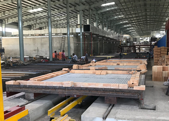 Pezzi quotidiani di capacità 50000 - 100000 del forno di tunnel del mattone dell'argilla con l'attrezzatura di operazione della fornace per mattoni