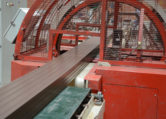 Semi rossi sincroni Clay Brick Making Machine automatico della tagliatrice del muro di mattoni