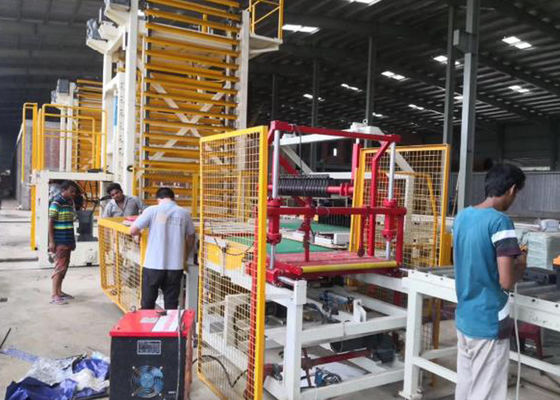 Asciugatrice di mattoni di argilla Sistema di carico e scarico automatico Macchina automatica Certificato ISO9001