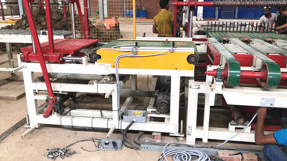 Grande pressione solida di Clay Brick Cutting Machine Hydraulic del blocco su misura