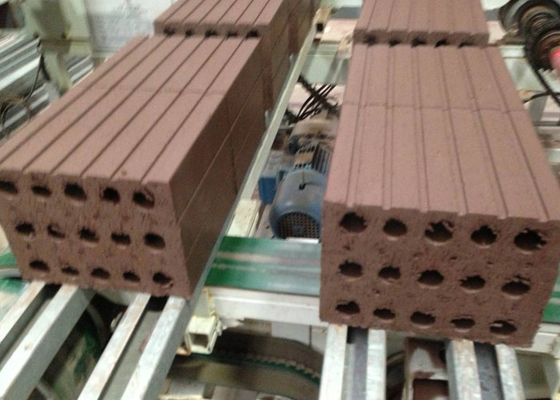 Macchina di taglio di mattoni in argilla QTQD-1 con lunghezza 1254 mm e altezza di taglio massima 300 mm per il taglio preciso di pareti di mattoni