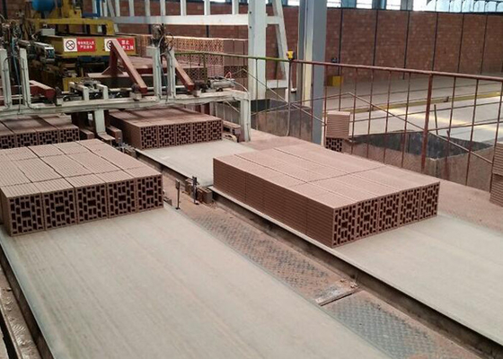 Macchina di taglio di mattoni di argilla ad alta precisione con lunghezza di fetta di 2,1 m e 12-16 tagli al minuto Modello QTQD-1