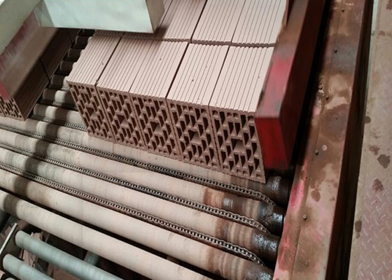 Macchina di taglio di mattoni di argilla ad alta precisione con lunghezza di fetta di 2,1 m e 12-16 tagli al minuto Modello QTQD-1