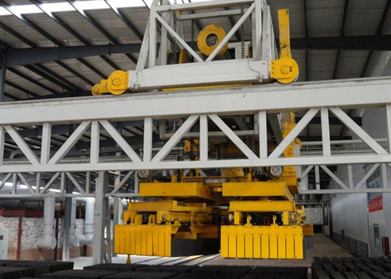 Accatastatore del mattone completamente automatico dell'argilla per capacità differente dei blocchetti della cavità