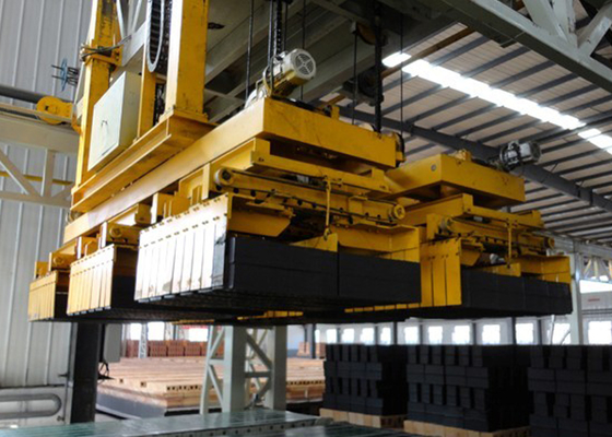 Accatastatore del mattone completamente automatico dell'argilla per capacità differente dei blocchetti della cavità