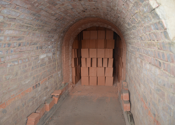 Linea di Clay Hollow Brick Machine Production per la pianta del forno di Hoffman