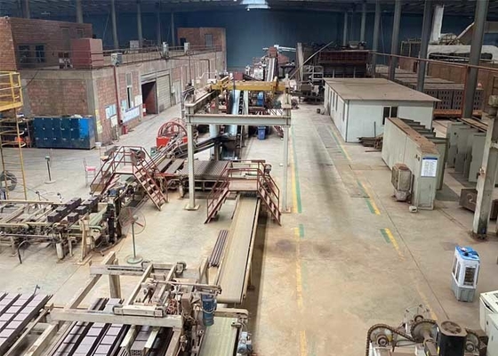 Linea di produzione automatica per forno per la produzione di blocchi cavi di argilla