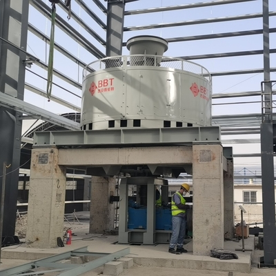 Performance di rettifica efficiente Rettificatore a caldaia bagnata con larghezza della ruota di rettifica di 700 mm