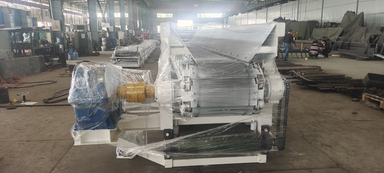Macchina di alimentazione per scatole di mattoni di grande capacità TCNL Materiali in argilla con distanza centrale tracciato a catena di 1175 mm