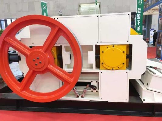 Macchine di rottura a rulli ma­chine di rottura a rulli per la lavorazione delle materie prime macchine per la frantumazione di mattoni di argilla