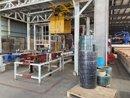 Sistema automatico di scarico e imballaggio per mattoni bruciati in linea di produzione di mattoni di argilla con asciugatrice in galleria, forno in galleria